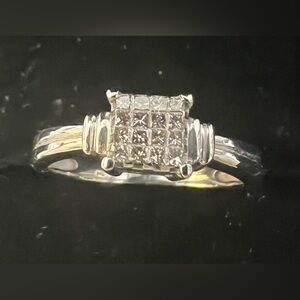 14k White Gold Women's Ring